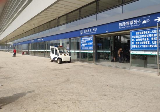 南昌高铁西客站西进站口.