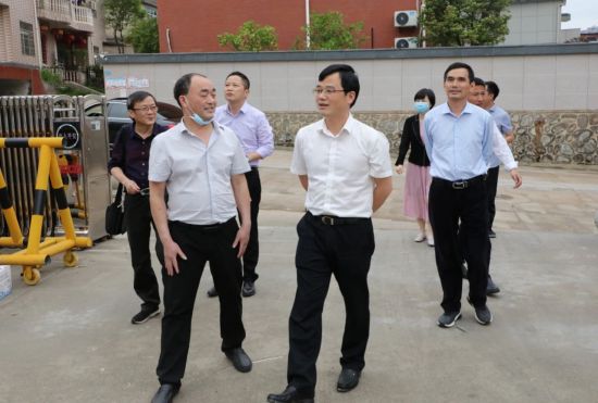 林卫春调研珠山区复学复课准备工作