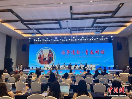 图为25日,“汤莎遗韵·青春对话”活动在“汤显祖故里”江西省抚州市举行。朱莹 摄 图为25日,“汤莎遗韵·青春对话”活动在“汤显祖故里”江西省抚州市举行。朱莹 摄