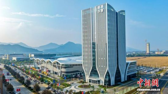 图为航拍江西省瑞昌市疏浚装备产业园。魏东升 摄.jpeg 图为航拍江西省瑞昌市疏浚装备产业园。魏东升 摄.jpeg