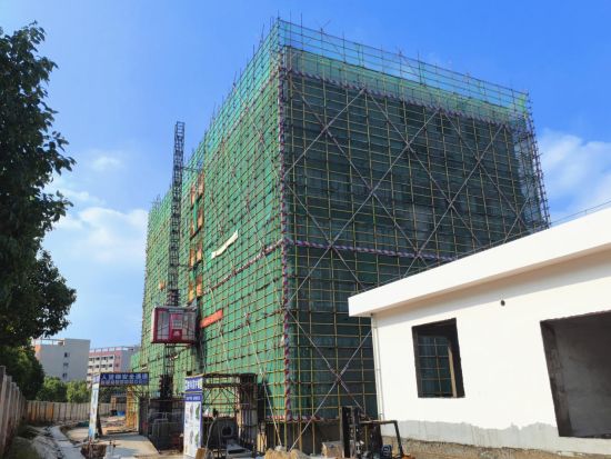 图为南康区龙回工业园保障性租赁住房新建项目。记者 吴鹏泉 摄 图为南康区龙回工业园保障性租赁住房新建项目。记者 吴鹏泉 摄