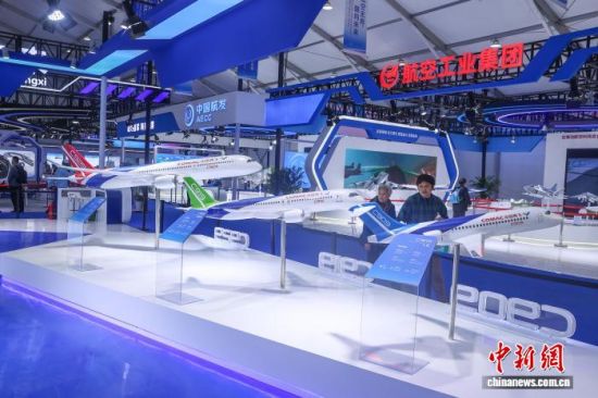 图为2025南昌飞行大会暨航空产业博览会航空企业展区现场。刘力鑫 摄 图为2025南昌飞行大会暨航空产业博览会航空企业展区现场。刘力鑫 摄