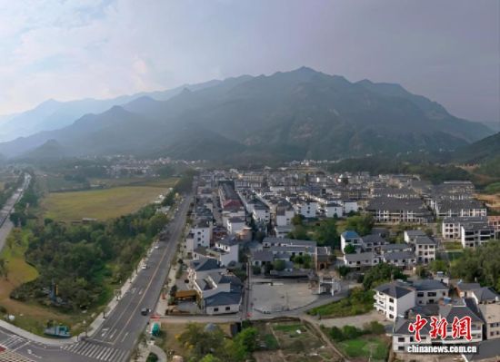 庐山脚下的民宿集群。 陈寄文 摄.jpg 庐山脚下的民宿集群。 陈寄文 摄.jpg