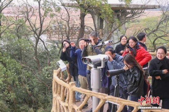 ͼΪα۶ʪصһ۲ԶĺΪĺԽأÿԼ70ֻ۶Խа׺ססϡ 