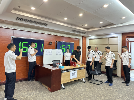 ͼΪ�ֳ�ģ�⾺���ֳ�