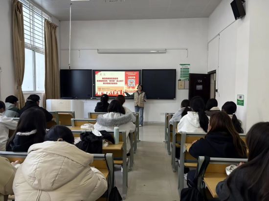 的浓厚社会氛围 的浓厚社会氛围