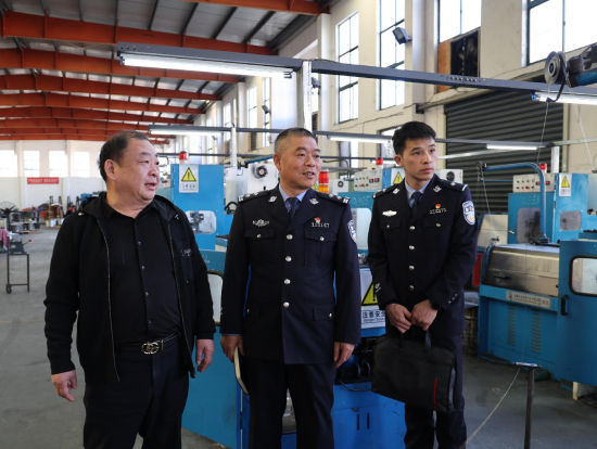 在他的带领 在他的带领