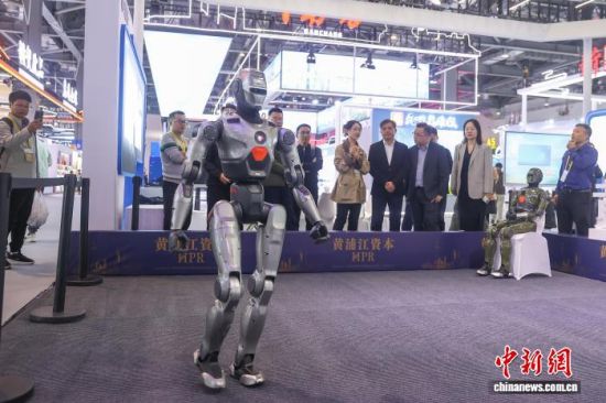 1127գ2025ɫչͶóײйɫʳƷֳܻ˵ıι߹ۿ 