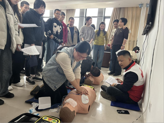 ѧԱ����CPR+AEDʵ�ٿ���