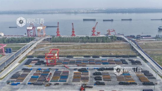 ��ͷ���ڽ���װж��ҵ��κ���� �㣩