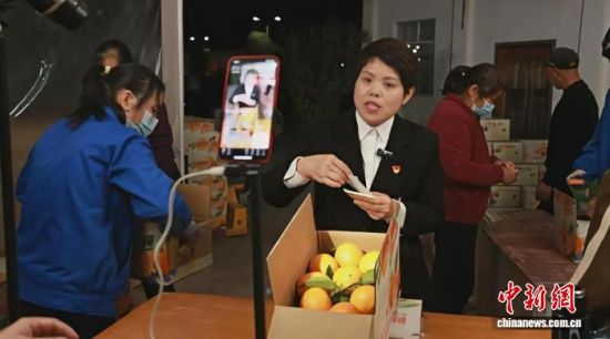 ����ֱ��������ȵİ�Զ��������С������֧�顣����Զ����ý�����Ĺ�ͼ