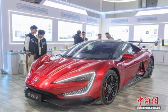 11月27日,2025世界绿色发展投资贸易博览会暨中国绿色食品博览会在江西南昌举行。刘力鑫 摄 11月27日,2025世界绿色发展投资贸易博览会暨中国绿色食品博览会在江西南昌举行。刘力鑫 摄