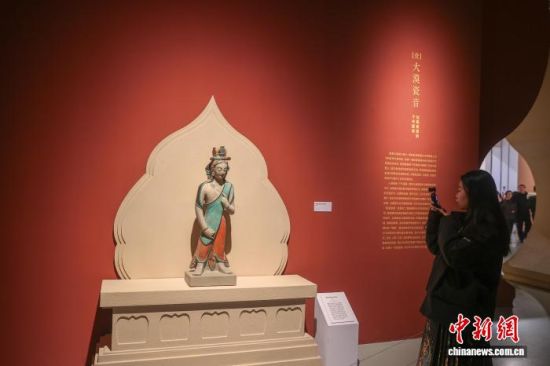 12��27�գ������ϲ�������ʡ�����ݡ�˿·�����������й�������ɫ��Ķػ͡���չչ����ġ�ػͱ�κ248�����������ι������ա���������� ������ ��