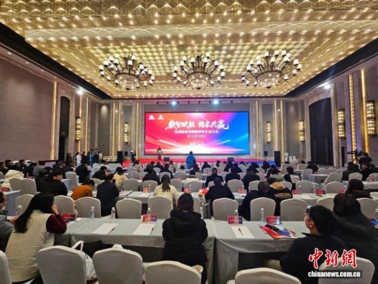 1��23�գ������Ǹ��ܣ��Ӳɹ�Ӯ������������ɹ����ǻ���̬��ᡱ�ڽ����ϲ����С�Ԭ�꾧 ��