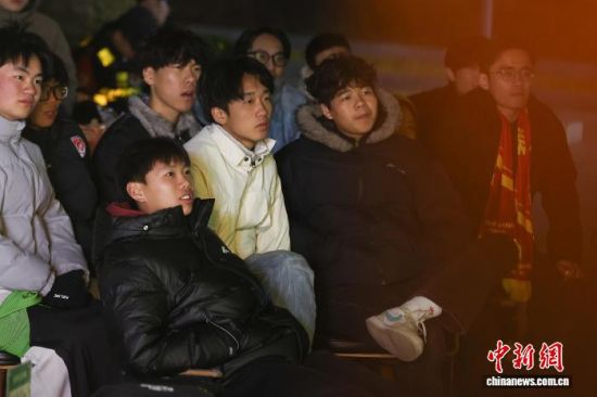 ͼΪ1��25���賿�������ϲ����̲��һ�ưɵı���ֱ���ֳ����������䣬���Դ���ñ���ڹ�������������� ������ ��