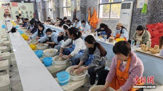 1��23����28�գ�40����̨��������Լ�����������ഺ֮Լ������һ������Ļ�����֮�á�����ʡ̨����ͼ