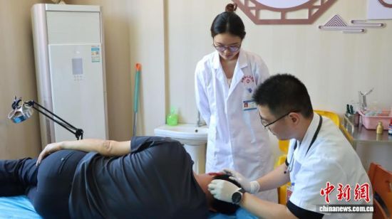 ͼΪ������������������Ժ�ڣ�Ժ����������Ϊ������С�뵶��ġ��������� ��