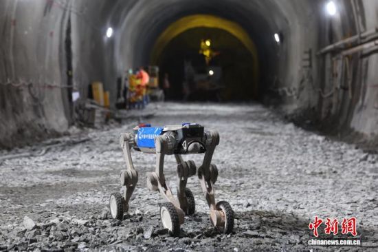 2��5�գ��ڽ���ʡ�����о��ڵĳ��Ӹ�������ɽ����б��ʩ���ֳ���һ������ʽ���������ڽ���Ѳ����ҵ������ ��ռ�� ��.jpg