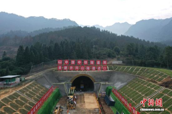 2��5�գ����Ӹ���ȫ���������������ɽ������ʽ�������幤��ʩ���׶Ρ�ͼΪλ�ڽ������������ؾ��ڵľ���ɽ�������ڡ����� ��ռ�� ��.jpg