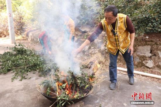 ͼΪ2��5�գ�����ʡ�����и���������򣬡����ػ�Ԫ�׹��������ա������������������Ļ��Ų������Դ������������������ƻ�Ԫ��ҡ����ܽ��� ��