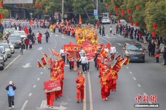 ͼΪѲ�ζ�����˹��سǵĵ�·���߹������������ ������ ��