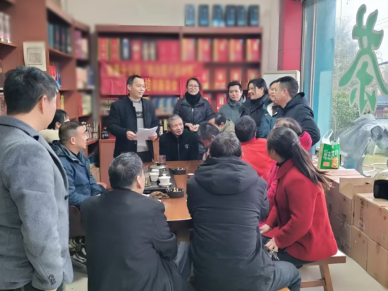 ͼΪ�ͻ�����������ڳ��Ż���С�龭Ӫ�������Ͽ�չ���Ź�����ѵ