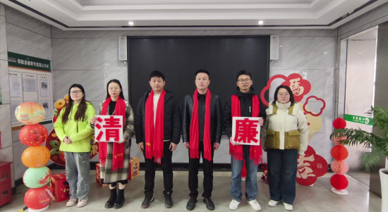 ͼΪ ͭ���̲�����Ա���������㡰�������� �����ڡ������Ļ�΢�̾�