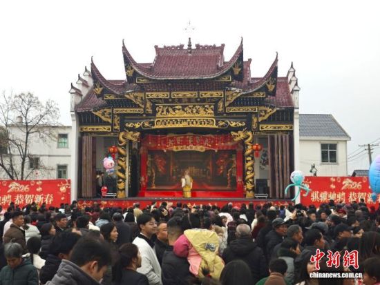 ����ƽ�д���壬�����������͸Ӿ硣���ܽ��� ��