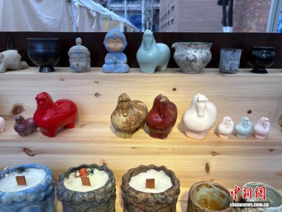 2��5�գ��ھ�������Ϫ���Ĵ������Ĵ��⼯���ϣ�һ����Ϊ�����Ϻ��·������İڼ��������ۡ���������� ���Ϻ� ��