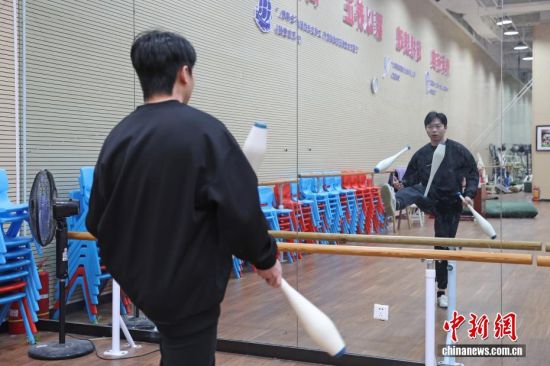 �Ӽ���Ա�������ڽ���ʡ�Ӽ��Ų��������зɲ��ּ�ѵ����