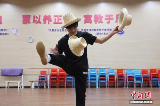 2��12�գ��ڽ���ʡ�ϲ��к��̲���Ժ�������ڣ�����20����Ӽ���Ա�տ�����ѵ������ռ�� ��