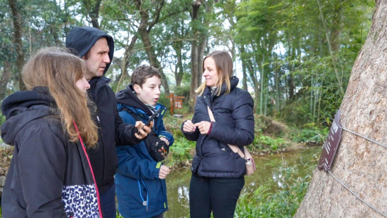 ���Բ������οͽ�ӡ����׶����ǿˣ�Kinga Kamieniak��һ���������ӹŴ徰������2