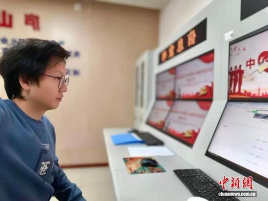 2��21�գ��º�����®ɽ����վֵ�ࡣ�ܷ��߹�ͼ