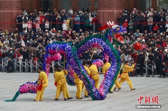 3��1�գ������ź��´� �����ֺ������չʾ��ڱ������С�ͼΪ��������չ�ݡ������������ �׺��� ��