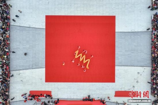 图为邀请赛现场。(无人机照片)中新社记者 刘力鑫 摄 图为邀请赛现场。(无人机照片)中新社记者 刘力鑫 摄