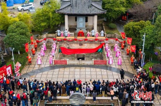 Ԫ����ǰϦ�����š�������Ȫ�������������Ľ����˴��������Ȫ��ͳȡˮ��ʽ�����˷��ο�Χ�ۡ��˴���ί��������ͼ