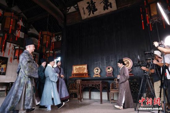 2025��8��24�գ����㽭�𻪶���¬լ�������������˴���װϷ������̨�ʡ��߻�λ�������λ��2025���������������Ľ������ϵ�л�����벿������������Ѻ�ʹ�߲����Զ���ľ��Ϊ�����΢�̾����㡣����������� ��