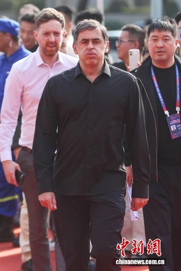 ͼΪӢ�������������������ɳ����(��)�����̺��ʽ����������� ������ ��