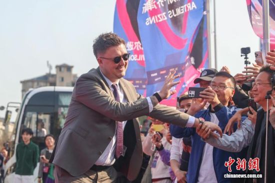 ͼΪӢ�����������ס�����ѷ�����̺��ʽ�����ֳ����ڻ�������������� ������ ��