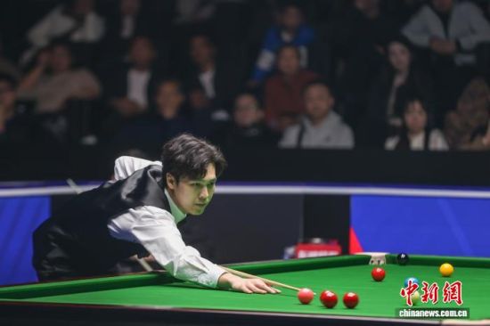 3月22日,2026斯诺克世界公开赛在江西玉山县收杆,泰国球手塔猜亚·乌努击败英格兰名将、“火箭”罗尼·奥沙利文,夺得冠军。刘力鑫 摄2 3月22日,2026斯诺克世界公开赛在江西玉山县收杆,泰国球手塔猜亚·乌努击败英格兰名将、“火箭”罗尼·奥沙利文,夺得冠军。刘力鑫 摄2