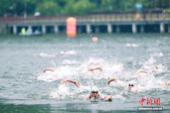 ͼΪ����ѡ����������������Ӿ�����С������� ��