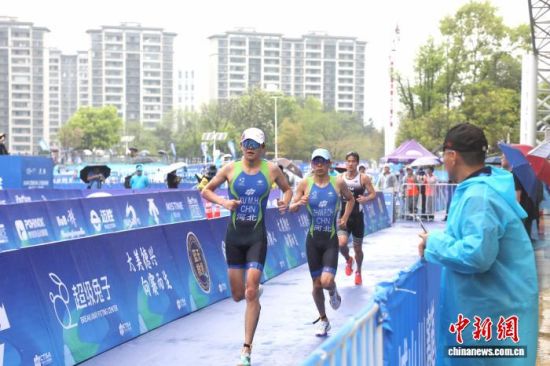 ͼΪ����ѡ���������������ܲ������С��������� ��