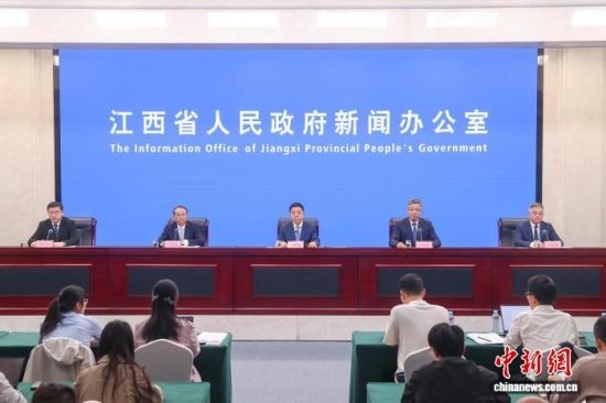 4��28�գ��������𲽡�ʮ���塯������ר�����ŷ��������ϲ����С������� ��