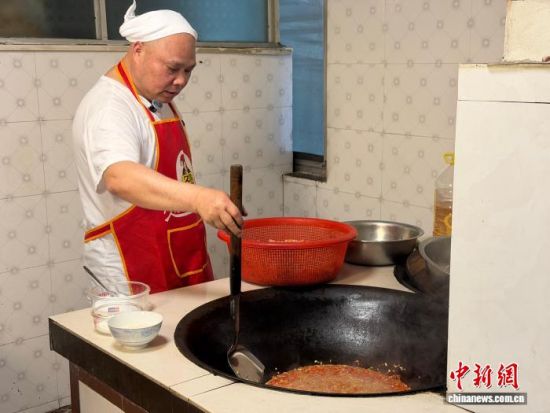 ͼΪ�ϲ��з������Ļ��Ų���������Ŀ�����������������մ����Դ������վſ��ڳ�����������¬���� ��