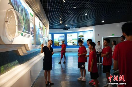 8月8日,2026“同根·同梦”海外华裔青少年九江之旅启动仪式在江西省九江市柴桑区举办。柴桑区委统战部供图2 8月8日,2026“同根·同梦”海外华裔青少年九江之旅启动仪式在江西省九江市柴桑区举办。柴桑区委统战部供图2