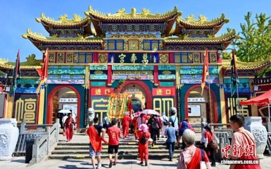 图为2026江西南昌西山庙会民俗文化节现场。余孔辉 摄 图为2026江西南昌西山庙会民俗文化节现场。余孔辉 摄