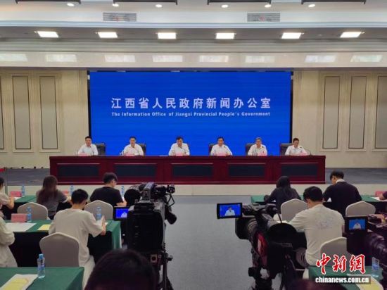 9月15日,新修订的《江西省突发事件应对条例》新闻发布会在南昌举行。(江西省应急管理厅供图) 9月15日,新修订的《江西省突发事件应对条例》新闻发布会在南昌举行。(江西省应急管理厅供图)