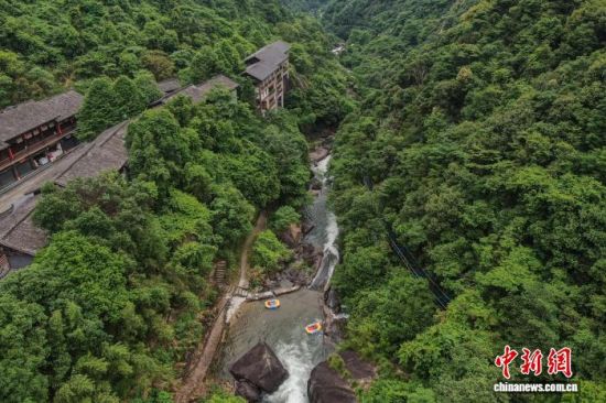 5月12日,航拍江西省资溪县大觉山风光。(资料图) 刘力鑫 摄 5月12日,航拍江西省资溪县大觉山风光。(资料图) 刘力鑫 摄
