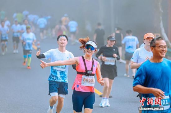图为2026庐山半程马拉松赛比赛现场。活动主办方供图 图为2026庐山半程马拉松赛比赛现场。活动主办方供图