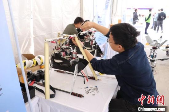 国际无人飞行器创新大奖赛江西赣州举办